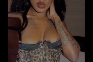 Slimm Petite W/ a FAT ASS 💦😻💙 BACK IN TOWN ‼ - Image 5